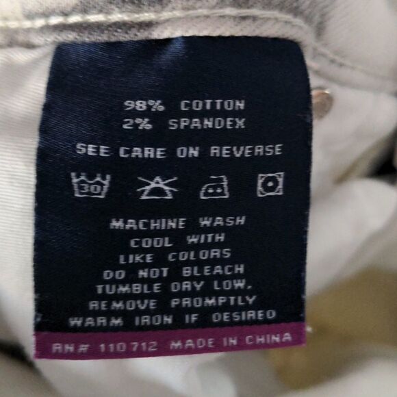 Vigoss the Thompson Tomboy Distressed White Jeans - Picture 6 of 13